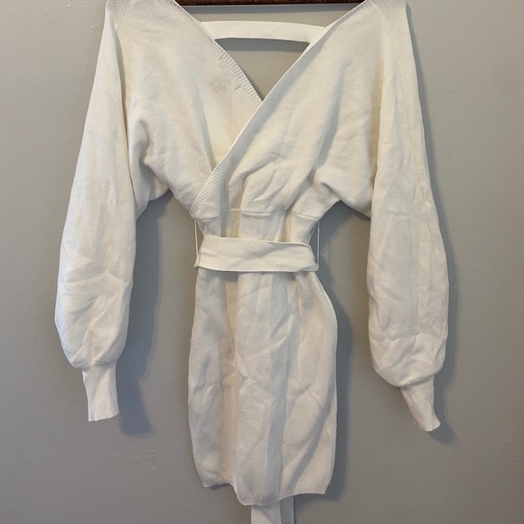 White Fitted Dress - Picture 2 of 3